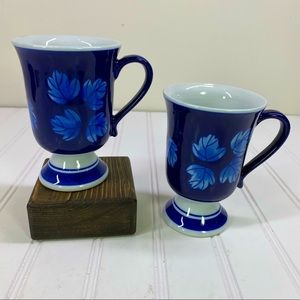 Designpac blue & white pedestal mugs